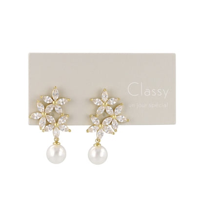 Classy ピアス ニッケルフリー メタル キュービックジルコニア トリプル フラワー パール チタンポスト スタッドピアス