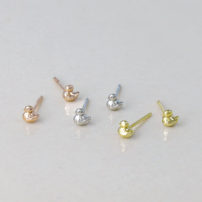 ピアス tiny. ニッケルフリー メタル あひる 鳥 極小 スタッドピアス