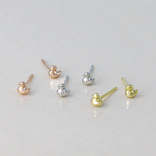ピアス tiny. ニッケルフリー メタル あひる 鳥 極小 スタッドピアス