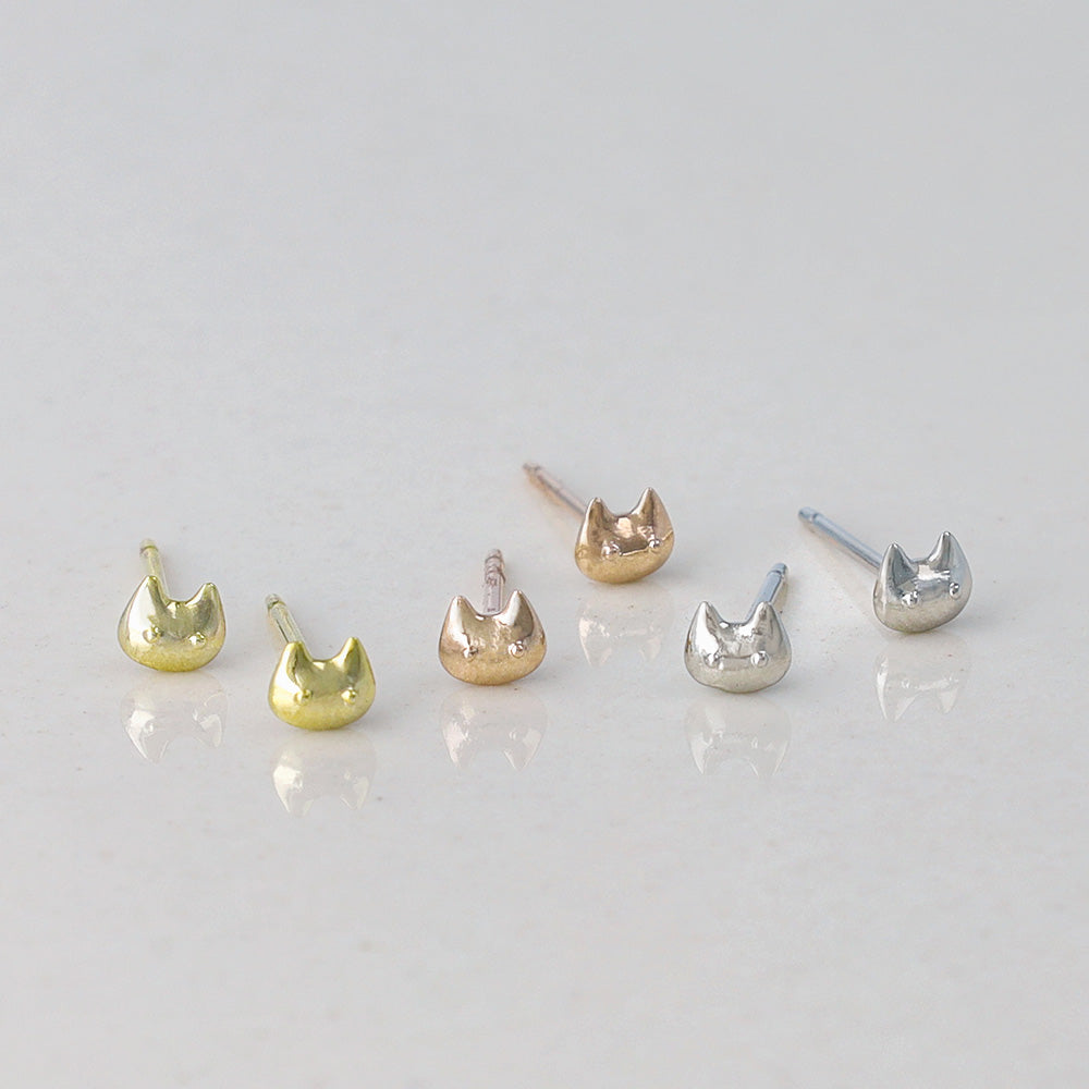 ピアス tiny. ニッケルフリー メタル ネコ アニマル 極小 スタッドピアス