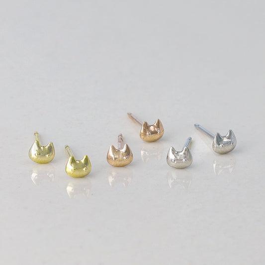 ピアス tiny. ニッケルフリー メタル ネコ アニマル 極小 スタッドピアス