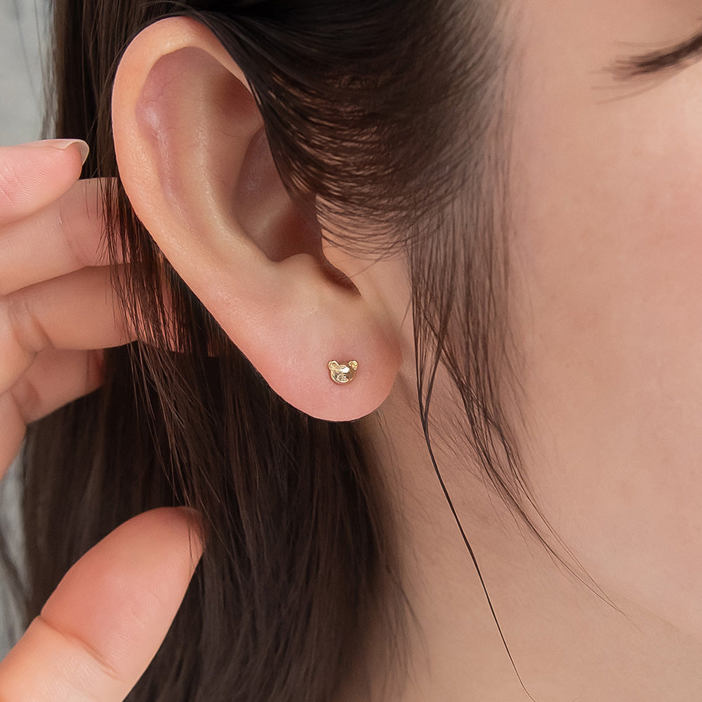 ピアス tiny. ニッケルフリー メタル クマ アニマル 極小 スタッドピアス