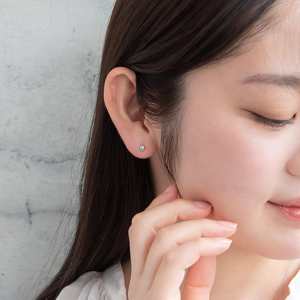 ピアス tiny. ニッケルフリー メタル イチゴ フルーツ 極小 スタッド