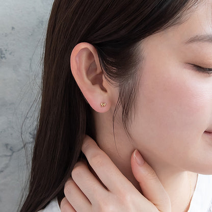 ピアス tiny. ニッケルフリー メタル リボン 極小 スタッドピアス