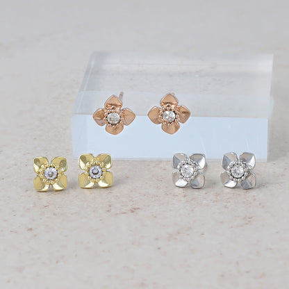 ピアス メタル フラワー キュービックジルコニア サージカルステンレスポスト スタッドピアス