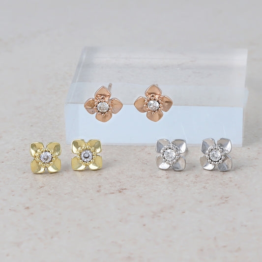 ピアス メタル フラワー キュービックジルコニア サージカルステンレスポスト スタッドピアス
