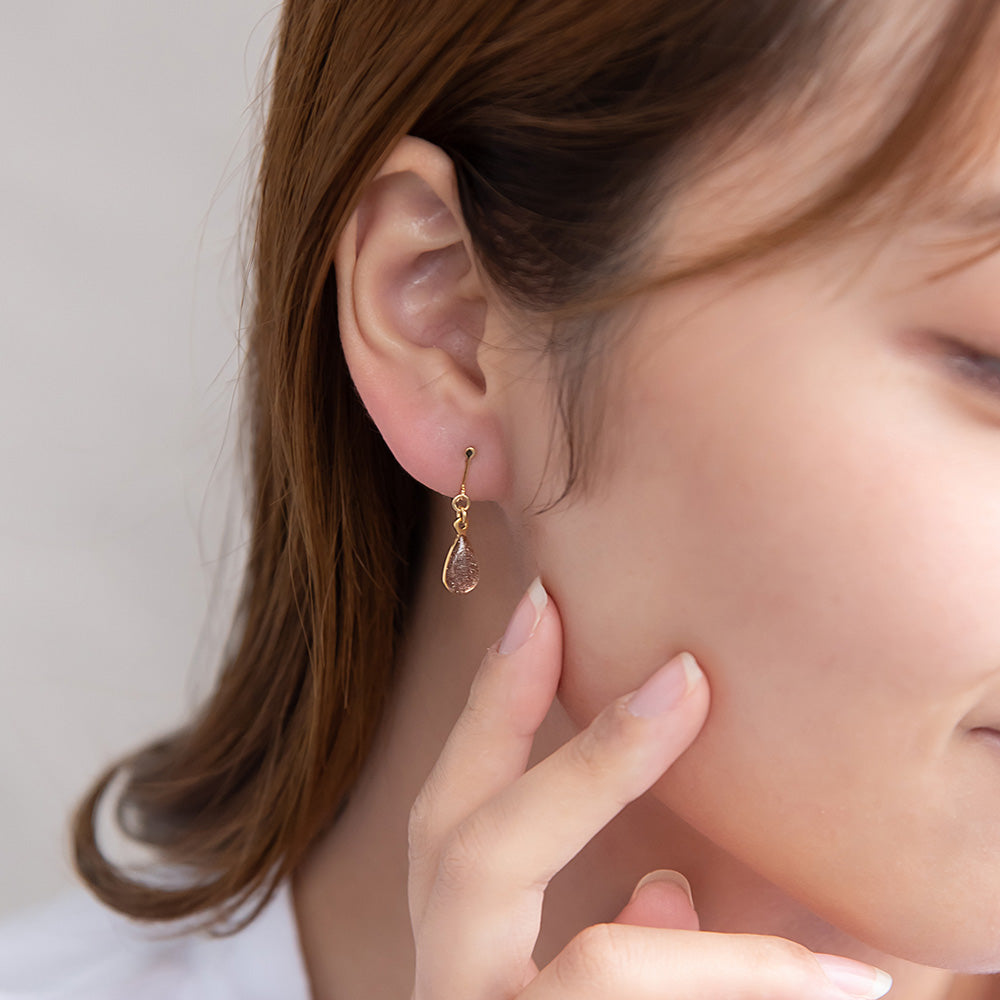 イヤリング メタル ドロップ マーブル カラー ラメ ネジバネ式イヤリング