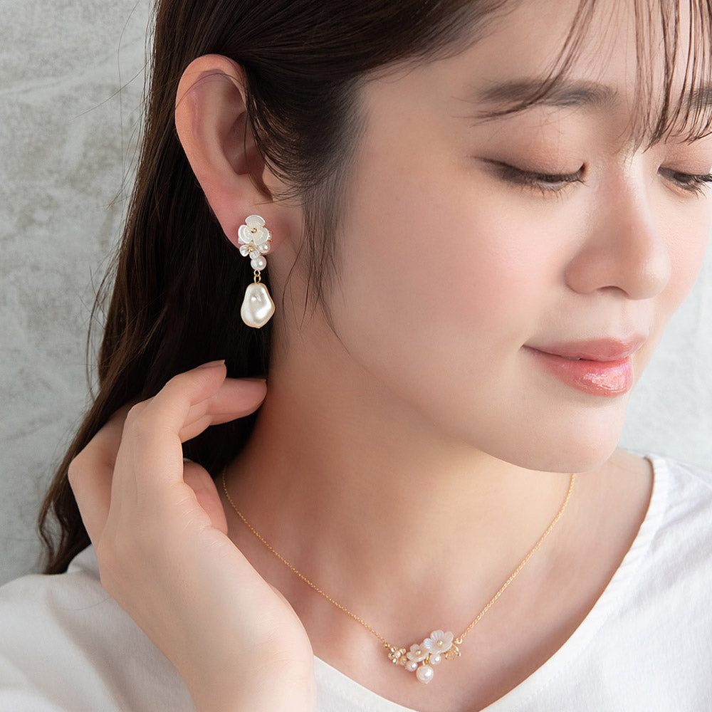 DT★Max Mara★baobab メタルイヤリピアス Max Mara(マックスマーラ)の最新「ロゴアクセサリー」 上品で