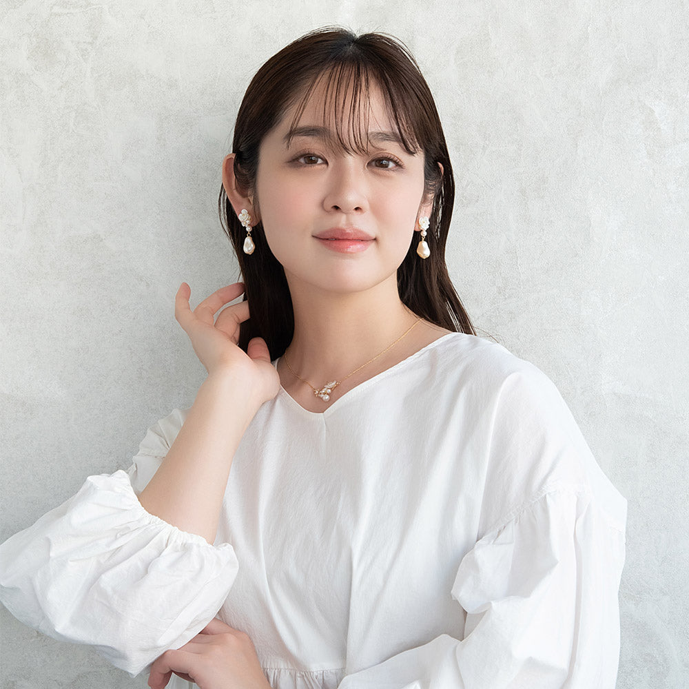 樹脂ピアス ニッケルフリー メタル パール ダブル フラワー 花 ドロップピアス