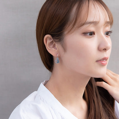 樹脂ピアス お座り 猫 ストーン スタッドピアス