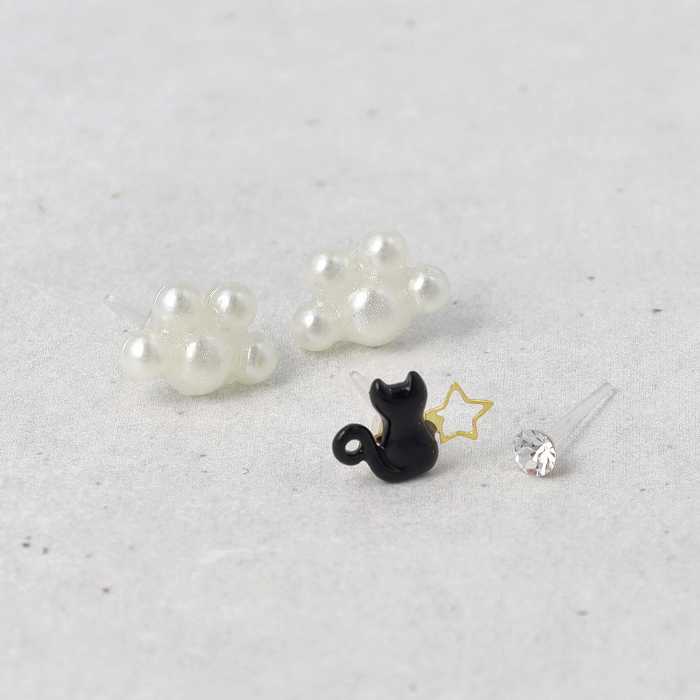 樹脂ピアス ニッケルフリー 黒猫と星  肉球パール ストーン 4個セット スタッドピアス