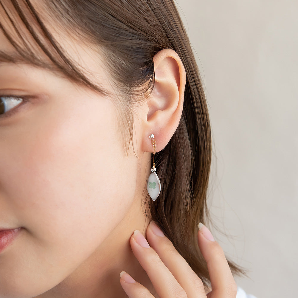 ノンホールピアス ニッケルフリー クローバー リーフ型 ストーン イヤリング 樹脂タイプ