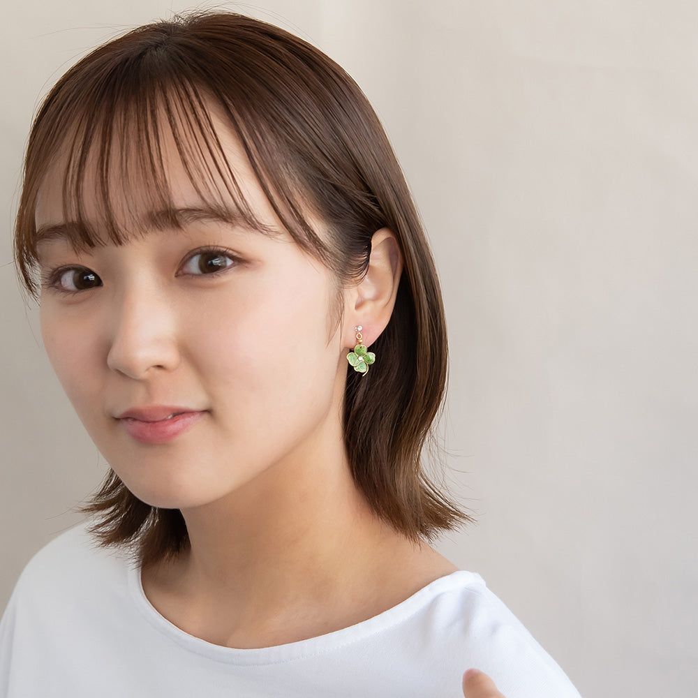 ノンホールピアス ニッケルフリー ワイヤーフラワー クローバー ストーン イヤリング 樹脂タイプ