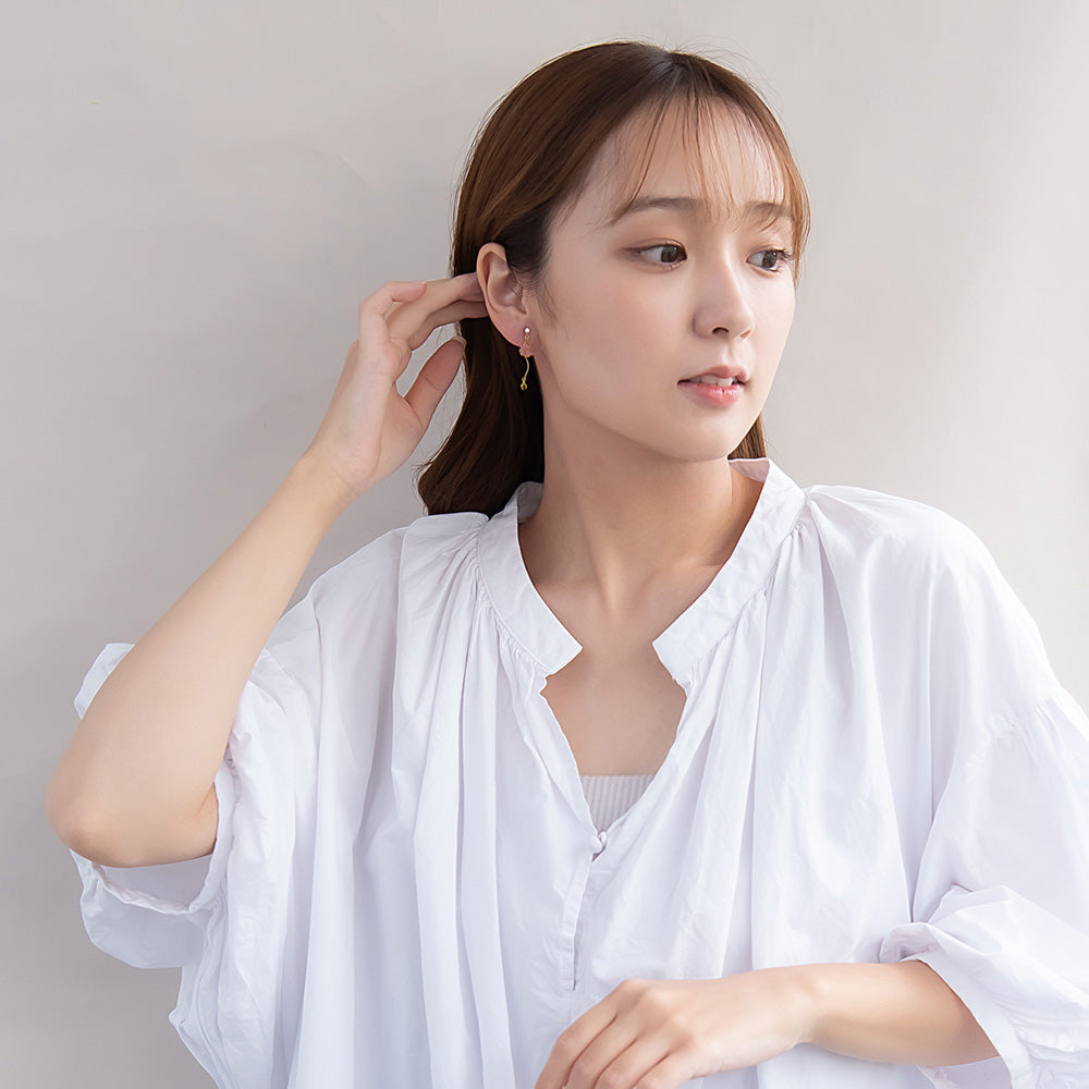 ノンホールピアス ネコ フラワー ウェーブ ドロップ イヤリング 樹脂タイプ