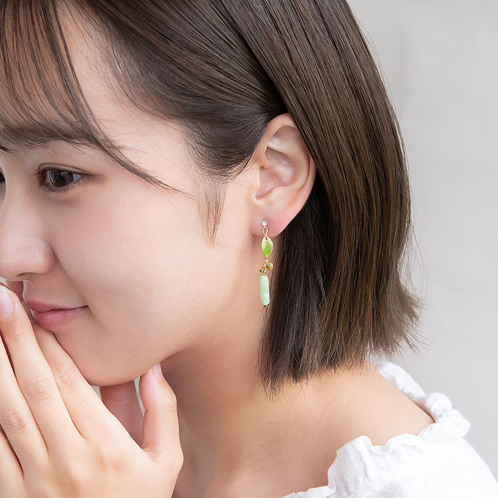 ノンホールピアス 抹茶 葉 マーブル ビーズ イヤリング 樹脂タイプ