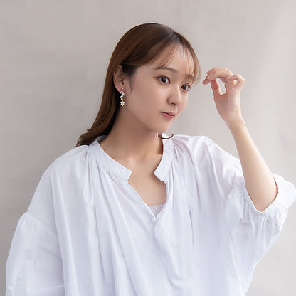 ノンホールピアス  ニッケルフリー 猫 雪の結晶 イヤリング 樹脂タイプ