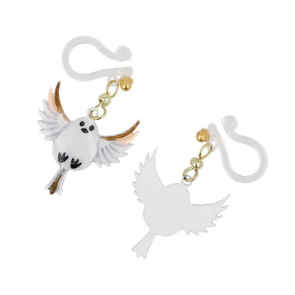 ノンホールピアス ニッケルフリー 羽ばたく シマエナガ イヤリング 樹脂タイプ