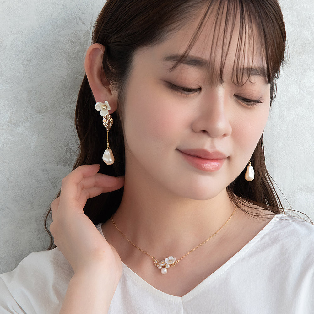 ピアス ニッケルフリー メタル パール フラワー 花 リーフ チェーン チタンポスト ドロップピアス