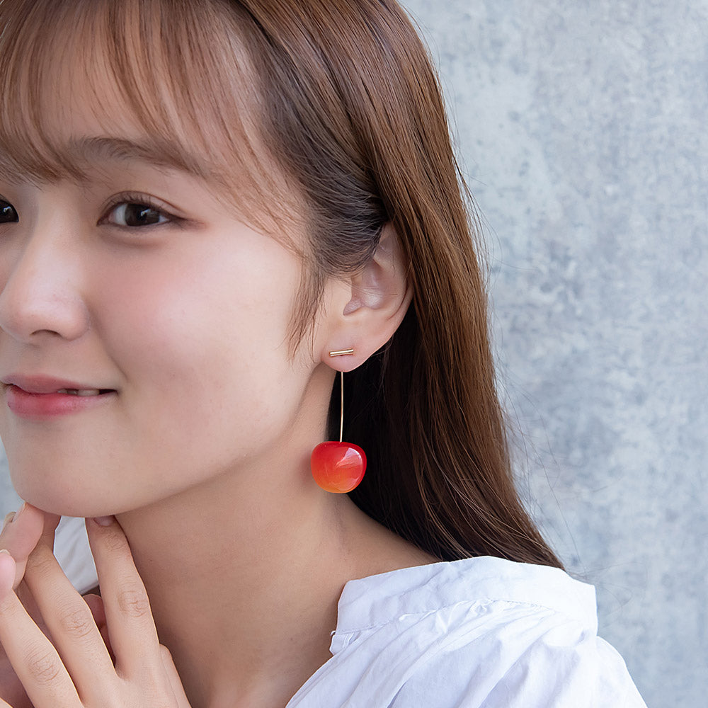 チェリー型ピアス 赤と透明 チェリービーズピアス - レッド | ZARA Japan / 日本