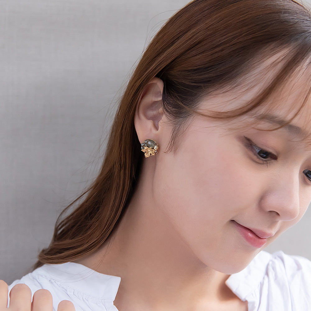 ピアス メタル 楓の葉 メイプル カラー ビーズ パール サークル ステンレスポスト スタッドピアス