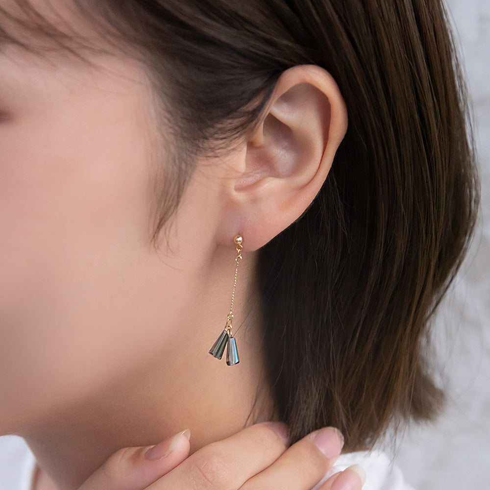 ピアス オーロラカラー ビーズ チェーン チタンポスト スタッドピアス