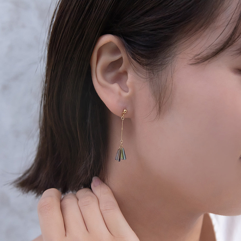 ピアス オーロラカラー ビーズ チェーン チタンポスト スタッドピアス