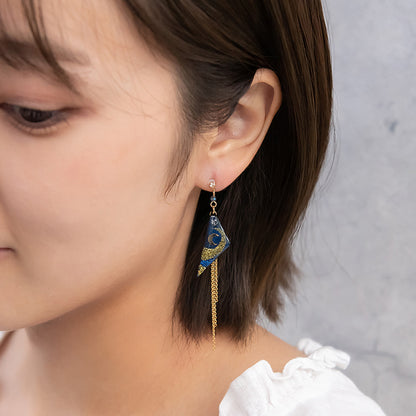 ピアス ニッケルフリー 宇宙 クレセントムーン トライアングル チェーン チタンポスト スタッドピアス