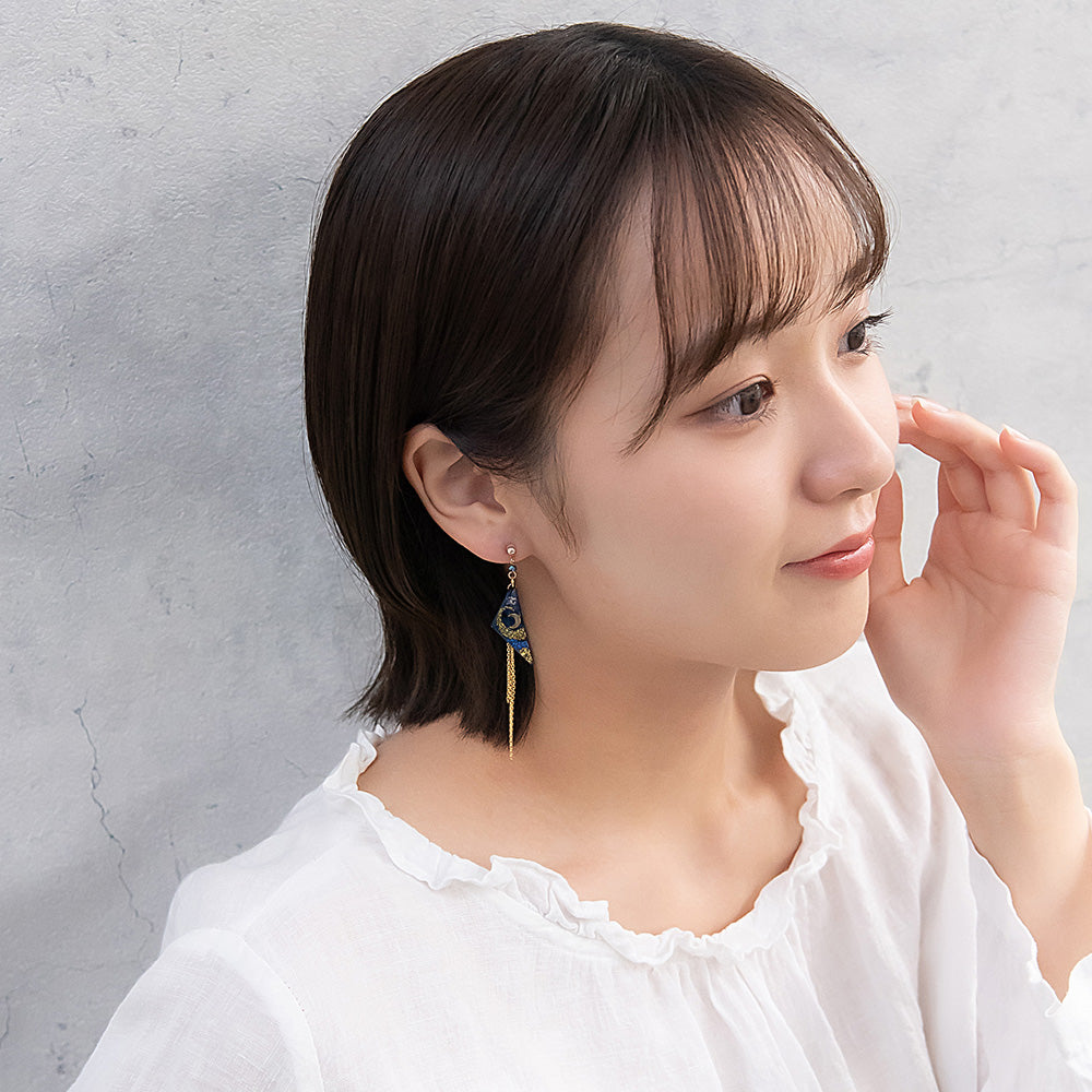 ピアス ニッケルフリー 宇宙 クレセントムーン トライアングル チェーン チタンポスト スタッドピアス