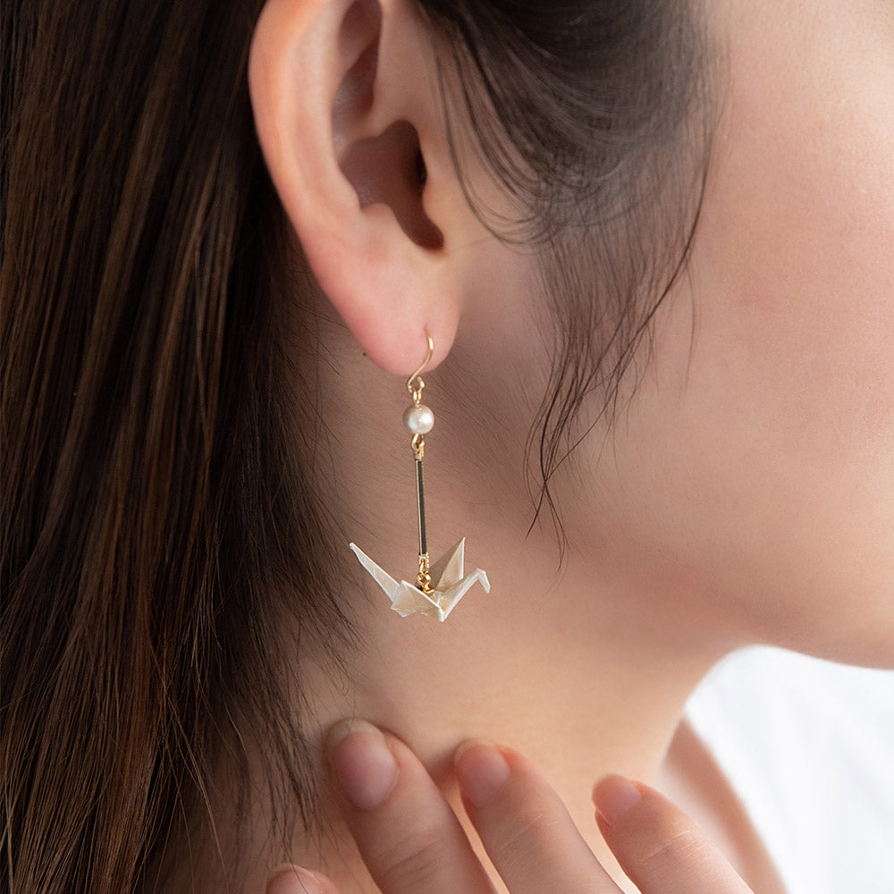 ピアス 折り鶴 折り紙 メタル ステック パール風 フックピアス