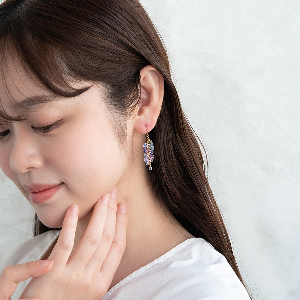 ピアス 藤の花 葉 リーフ オーロラ ドロップビーズ グラデーション サージカルステンレスポスト フックピアス