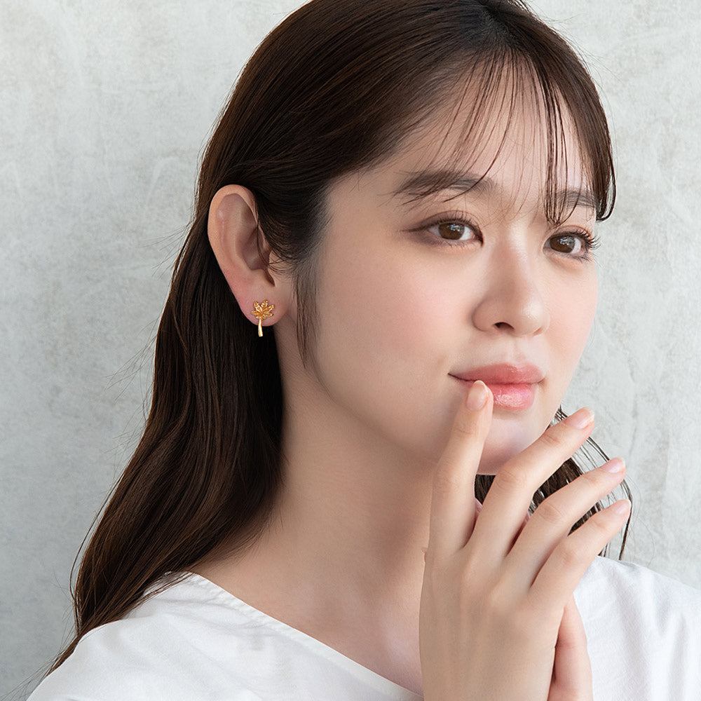 ピアス ニッケルフリー メタル 紅葉 もみじ 銀杏 イチョウ アシンメトリー チタンポスト スタッドピアス