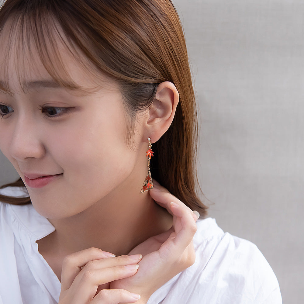 ピアス 紅葉 チタンポスト スタッドピアス