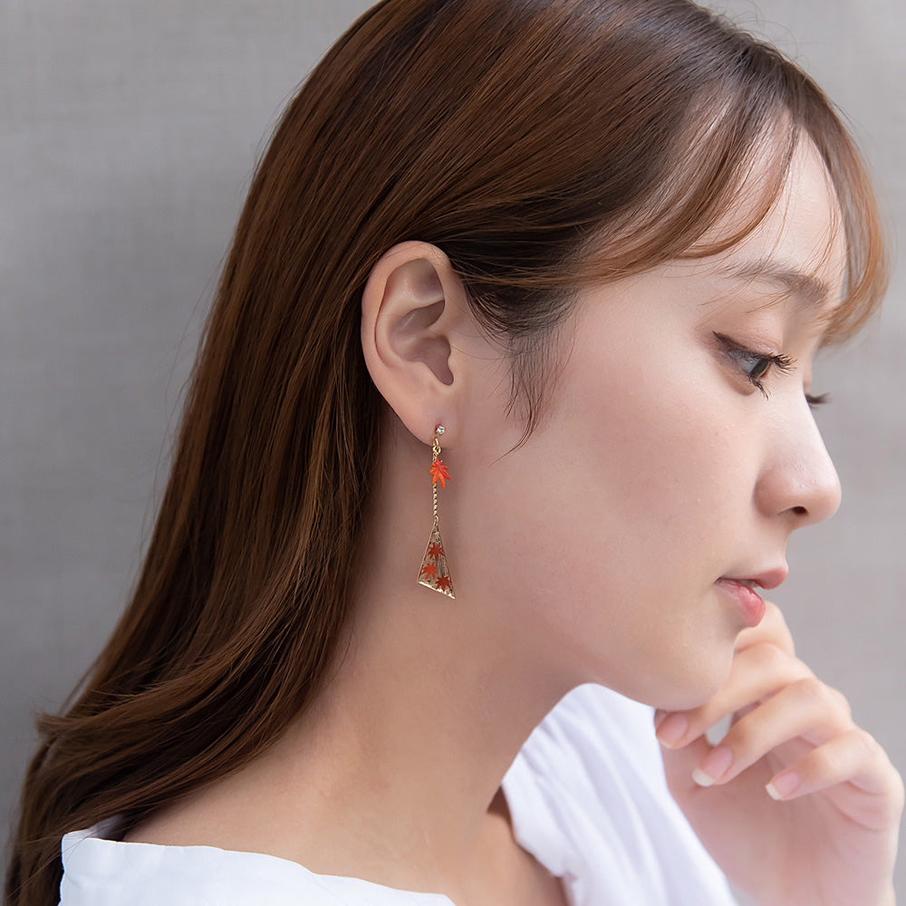 ピアス 紅葉 チタンポスト スタッドピアス