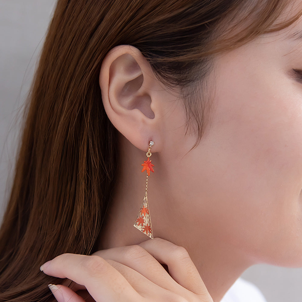 ピアス 紅葉 チタンポスト スタッドピアス