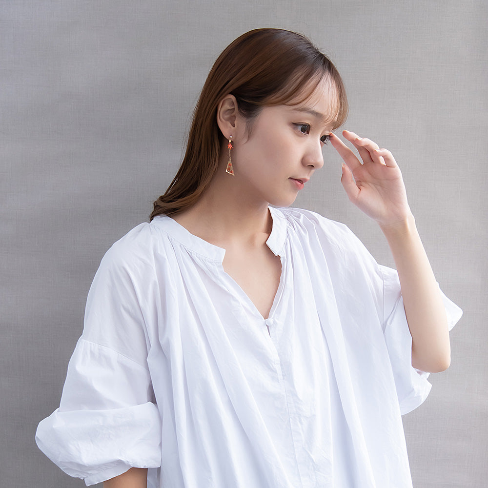 ピアス 紅葉 チタンポスト スタッドピアス