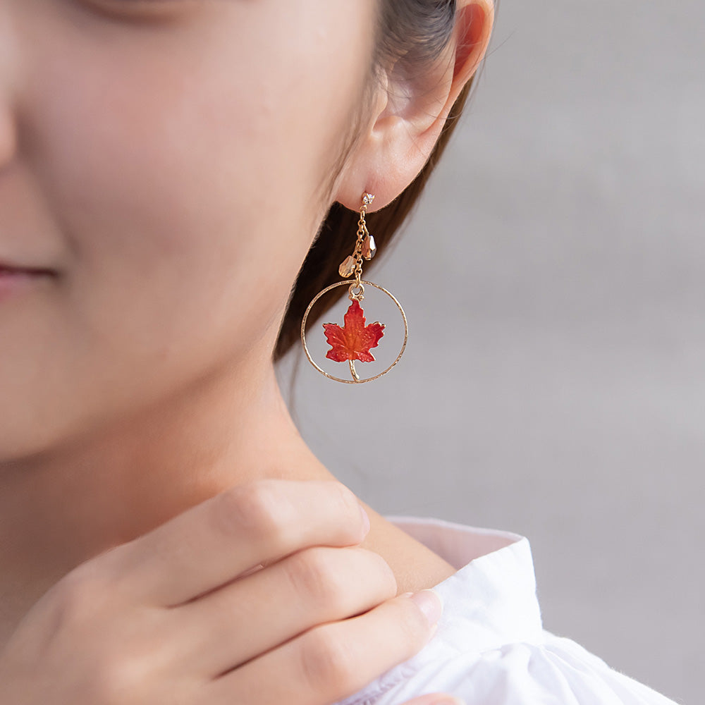 ピアス 紅葉 チタンポスト スタッドピアス