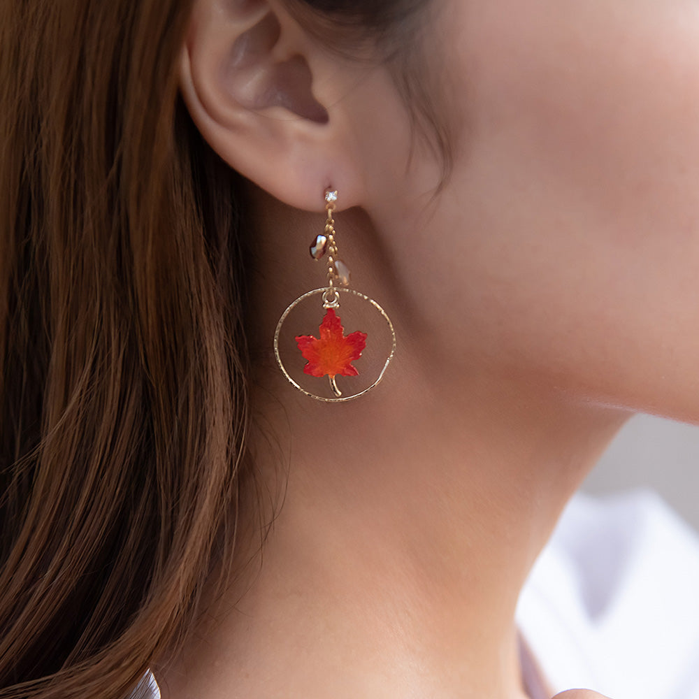 ピアス 紅葉 チタンポスト スタッドピアス