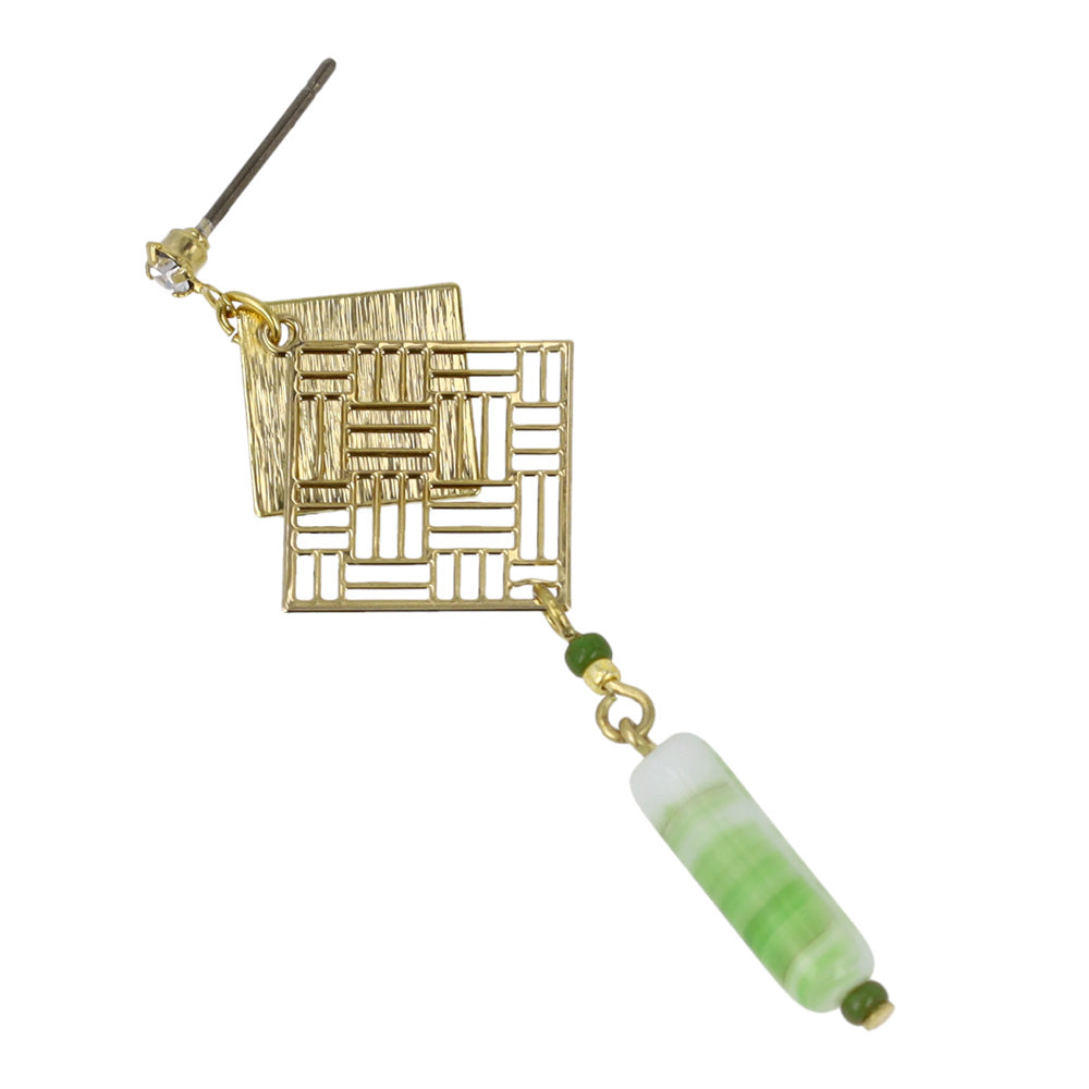 ピアス 抹茶 網代格子 マーブル ビーズ チタンポスト スタッドピアス