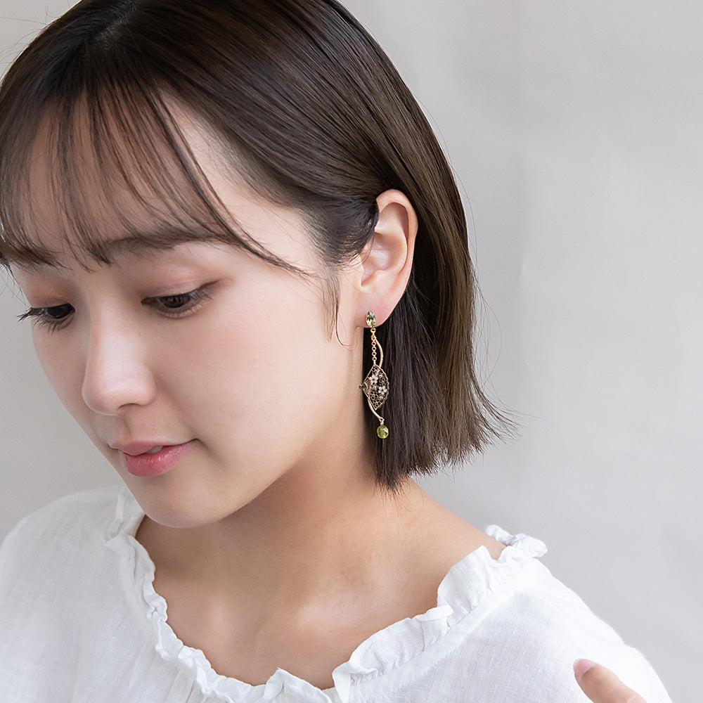 ピアス 抹茶 扇子 桜柄 チタンポスト スタッドピアス – OSEWAYA