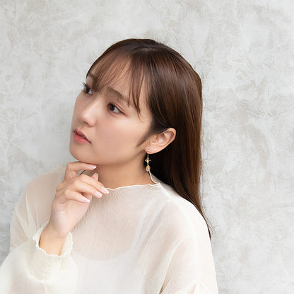 ピアス メタル 桜 花びら つぼみ ワイヤーフラワー 透かし バタフライ ストーン チェーン アシンメトリー チタンポスト スタッドピアス