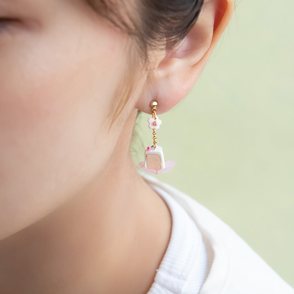ピアス 桜 フラワー ケーキ スイーツ チタンポスト スタッドピアス
