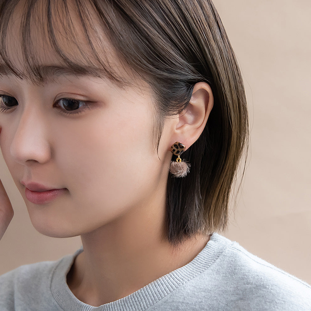 ピアス レオパード フェイクファー ボール ステンレスポスト スタッド