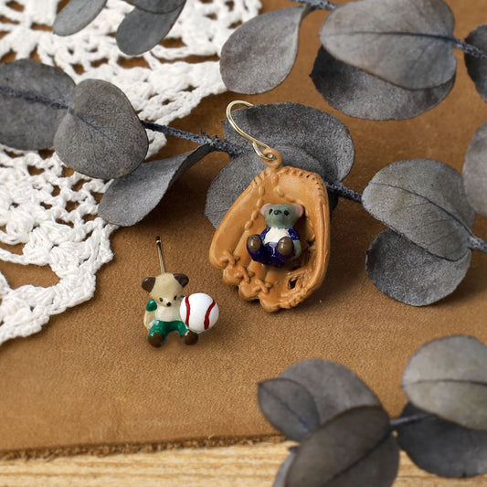 【Ayatorie】小さなくまの野球ピアス