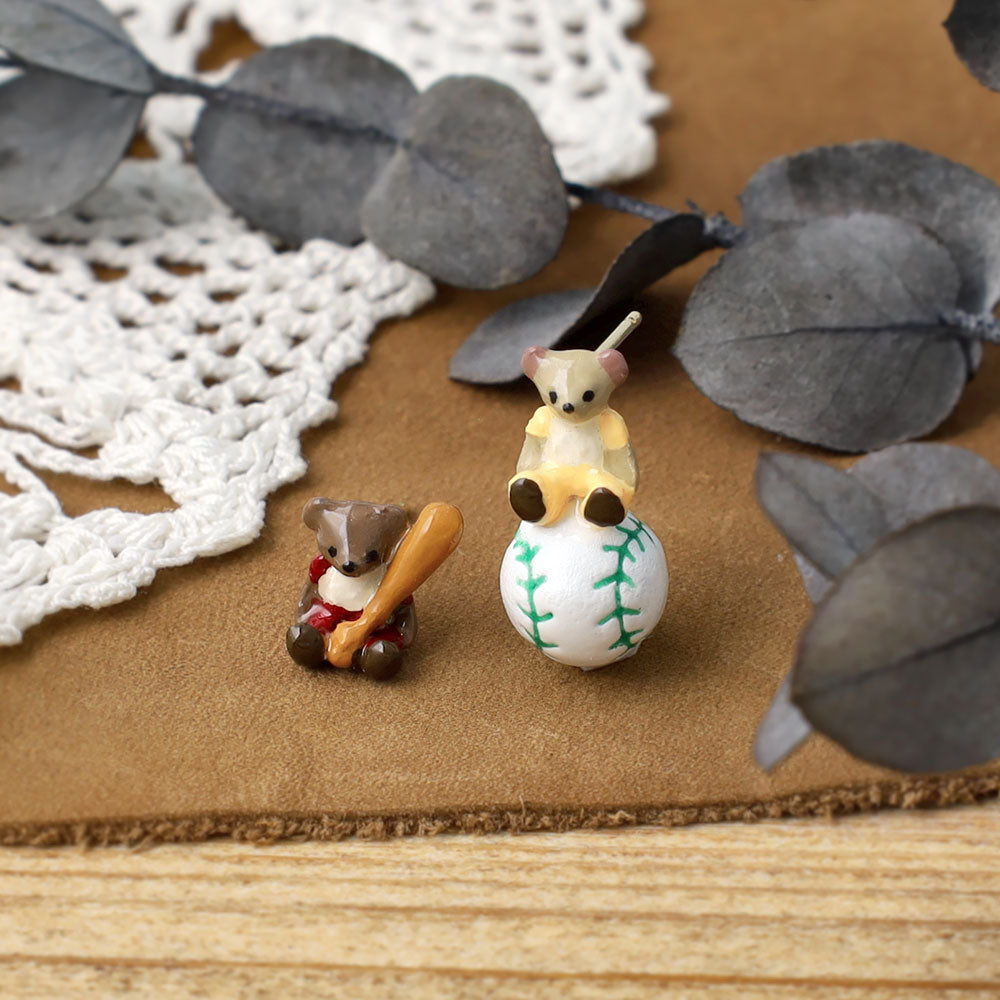 【Ayatorie】小さなくまのホームランピアス