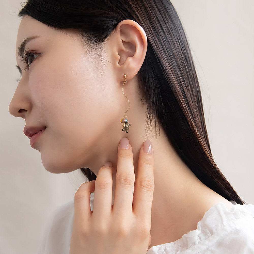 【Ayatorie】小さなくまのキノコ採りピアス