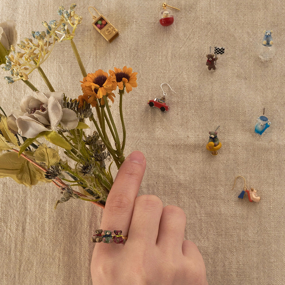 【Ayatorie/アヤトリエ】小さなくまとカプセルピアス