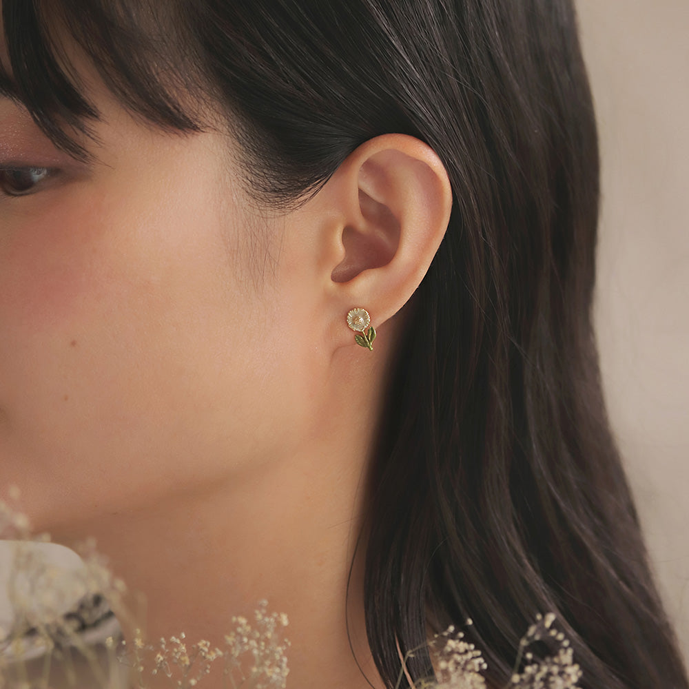 【Ayatorie/アヤトリエ】 くまさんとお花のピアス