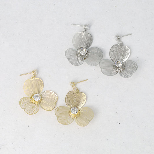 ピアス ニッケルフリー 透かし メタル フラワー キュービックジルコニア スタッドピアス