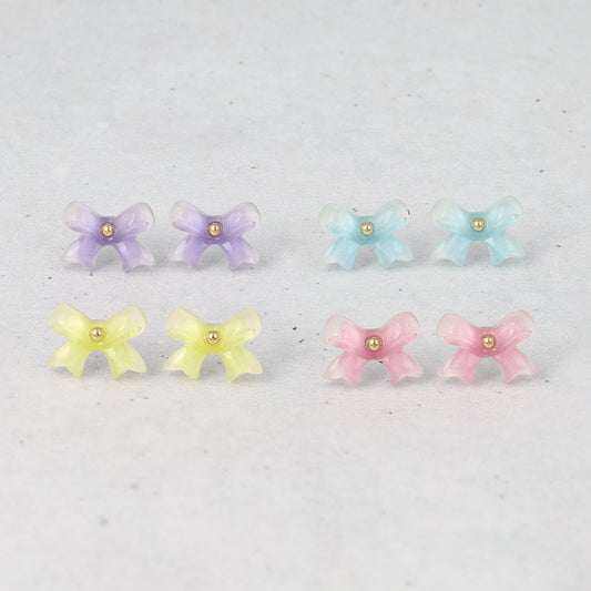 ピアス リボン グラデーション クリア カラー ビーズ チタンポスト スタッドピアス