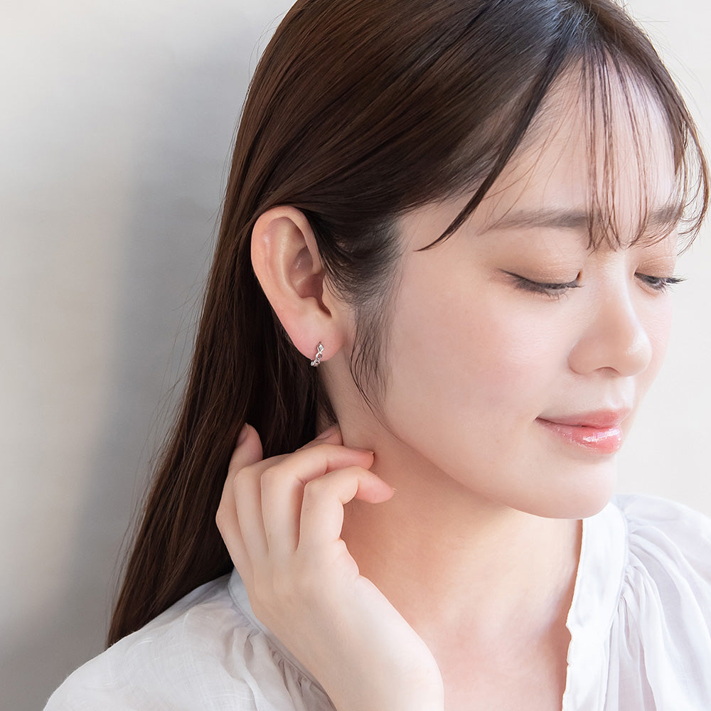 ピアス メタル クロス ツイスト ワンタッチ キャッチレス サージカルステンレスポスト フープピアス